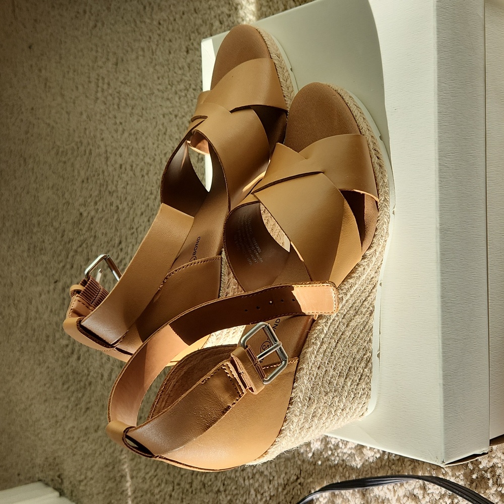 BRAND NEW Treasure & Bond leather platforms in size 8.5